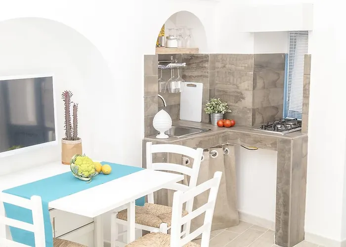 Borgo Capozzi 39 * Monopoli